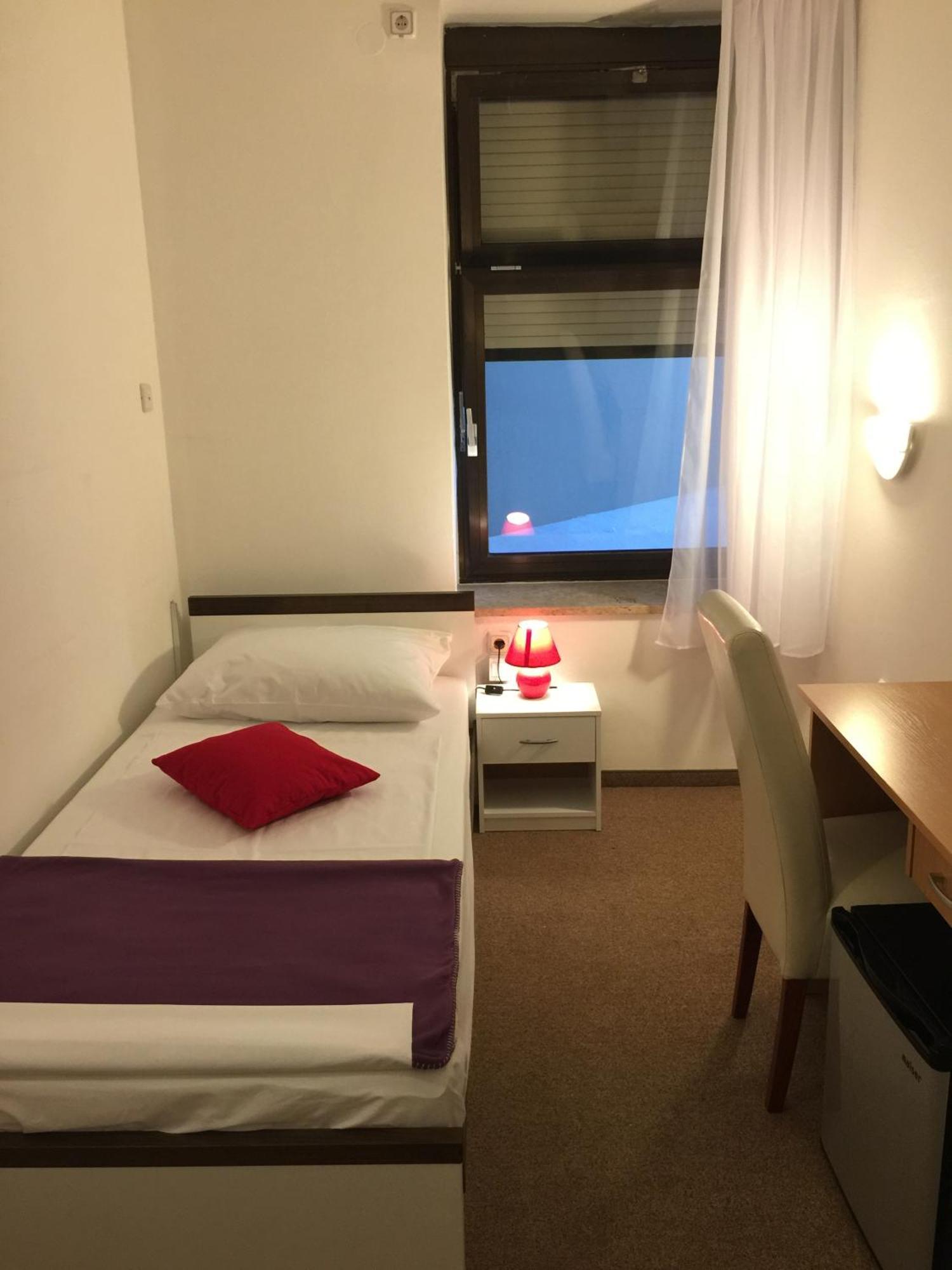 Hotel Ruza Novi Vinodolski Oda fotoğraf
